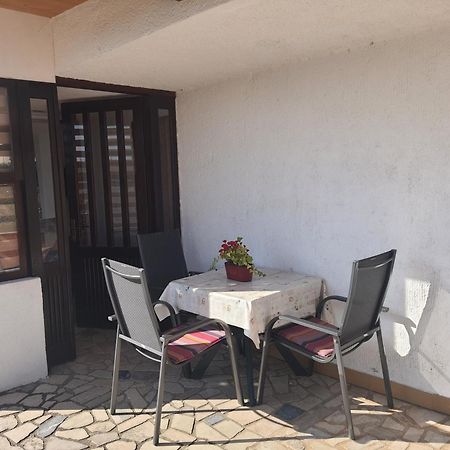 Apartments Vesna Avsec - Крк Экстерьер фото