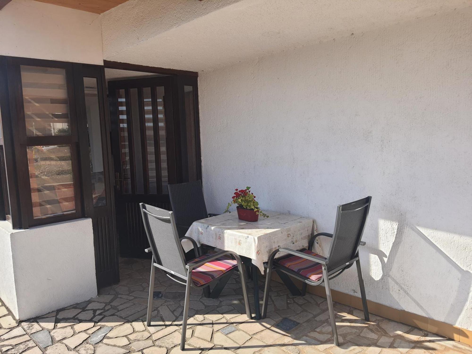 Apartments Vesna Avsec - Крк Экстерьер фото